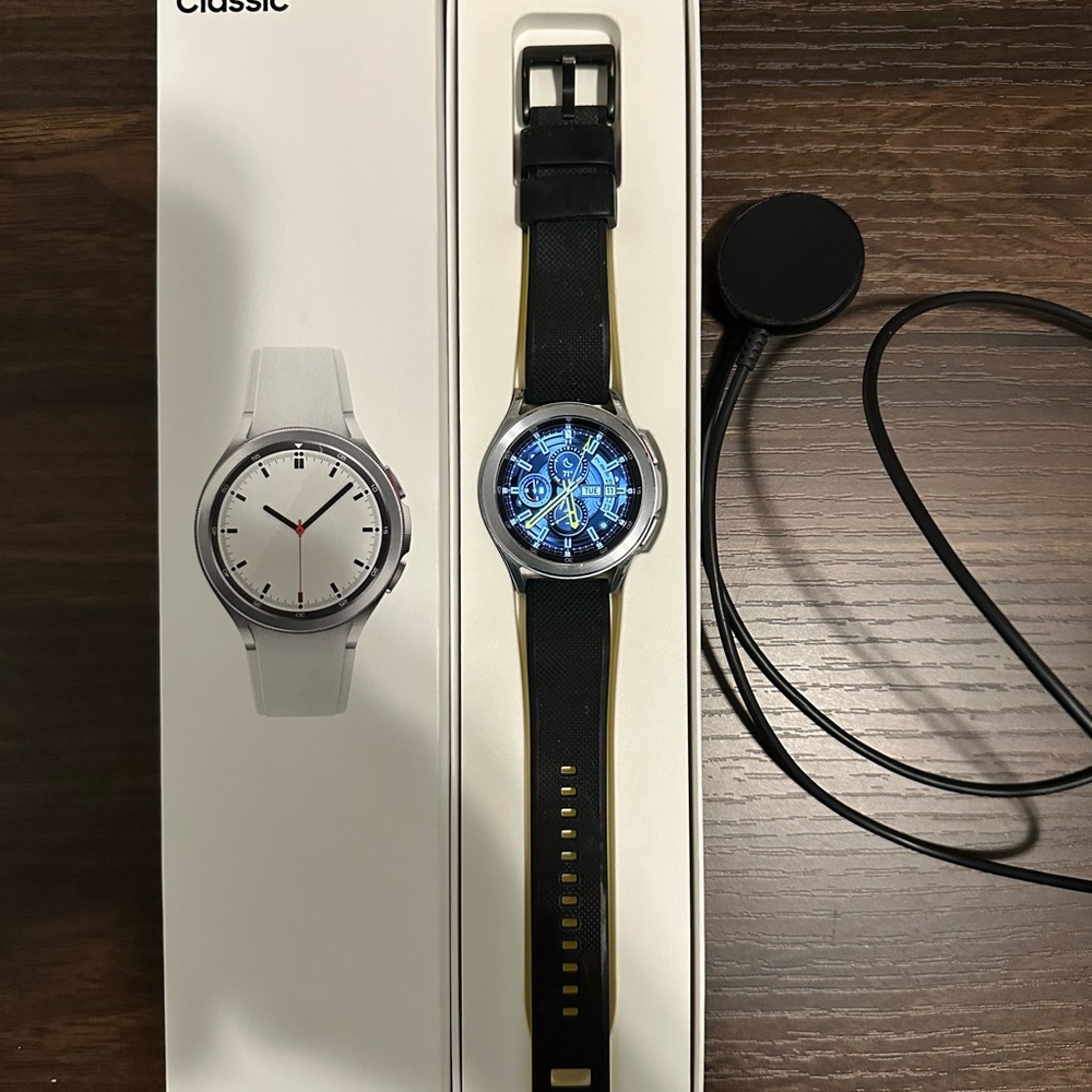 New only wore twice due to changing my phone in perfect conditionNo scratches.